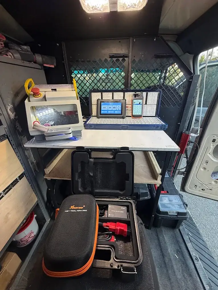 24/7 Locksmith Sarasota FL Mobile Van